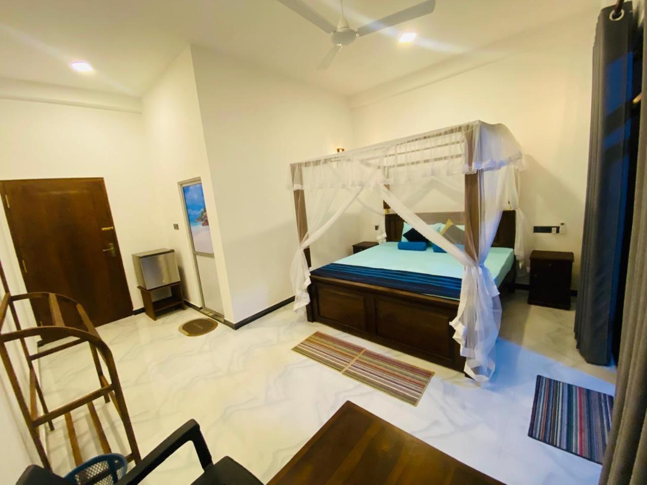 The Wave'S Guest House มิริสซา ภายนอก รูปภาพ